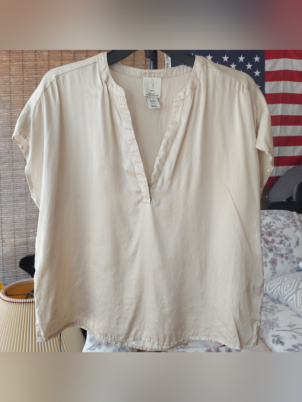 Women's blouse by the American brand Joie — 100% silk
